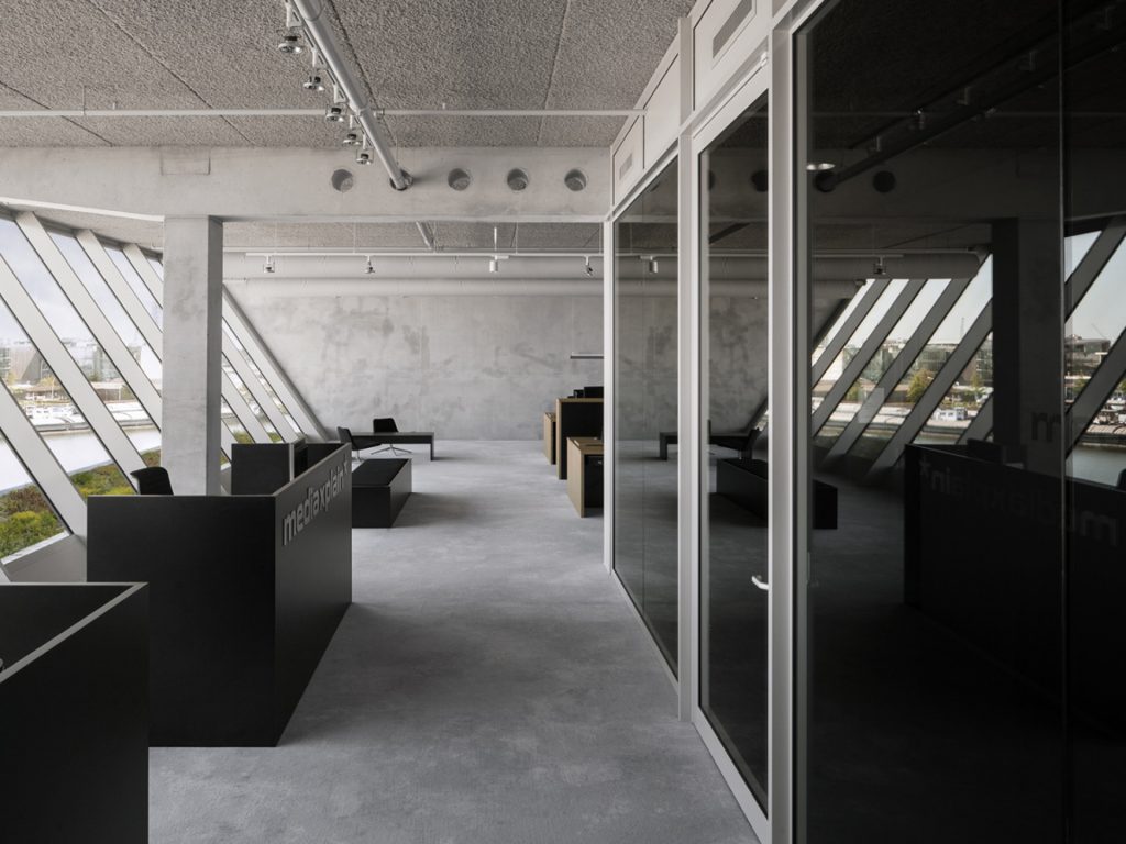 office05-2-1920x1080