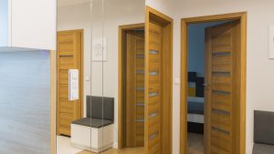 Polskie Wnętrza - ​Trójkąty i tramwaje - projekt mieszkania.