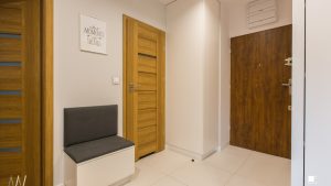 Polskie Wnętrza - ​Trójkąty i tramwaje - projekt mieszkania.