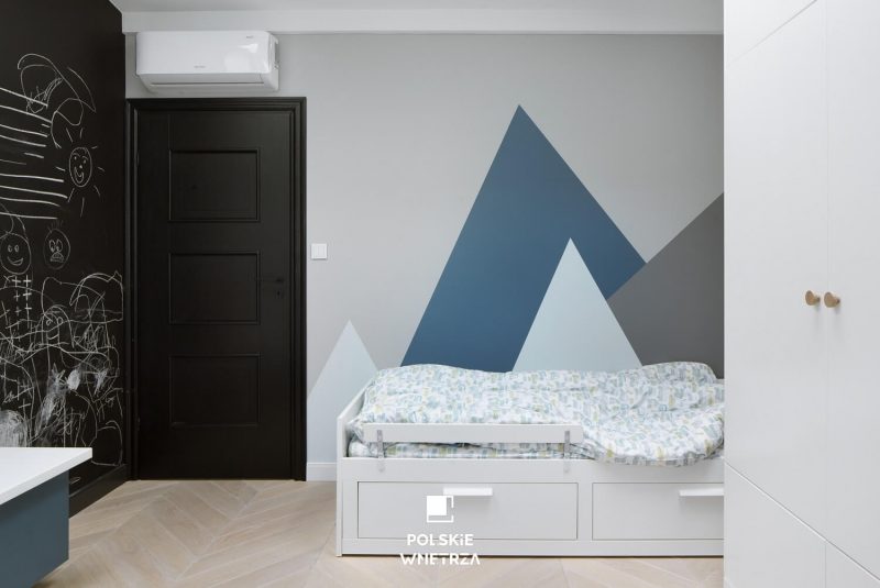 Apartament z prywatna biblioteczka - Polskie Wnętrza