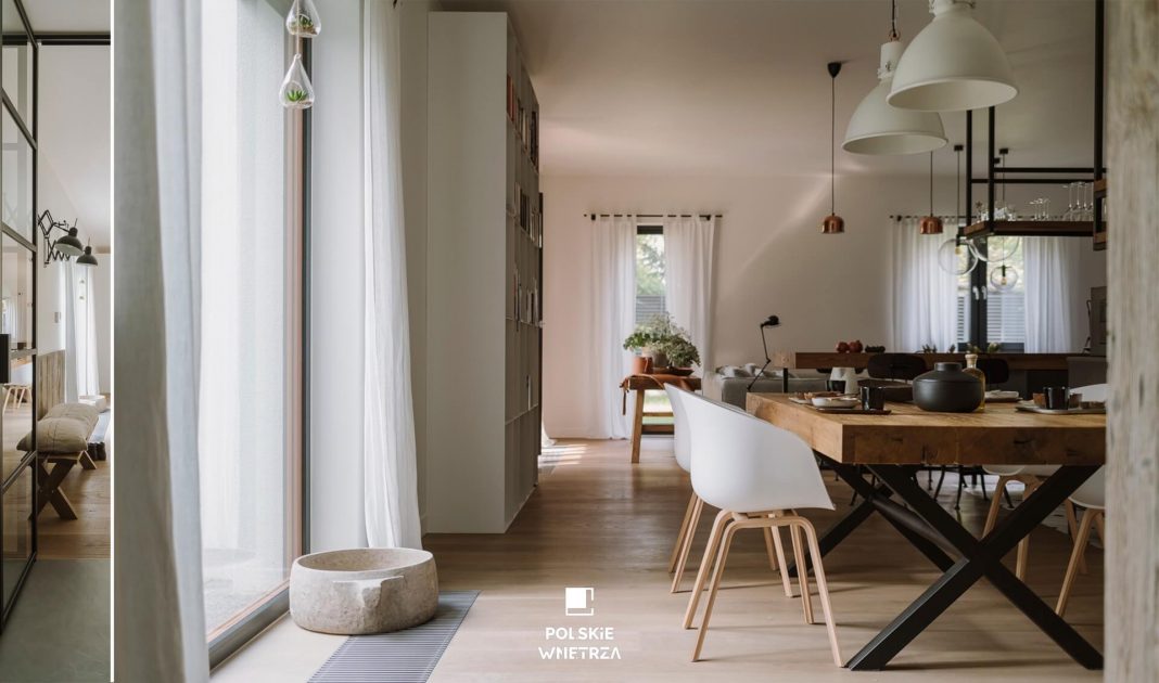 Apartament w drewnie, stali i szkle - widok na jadalnię - Polskie Wnętrza